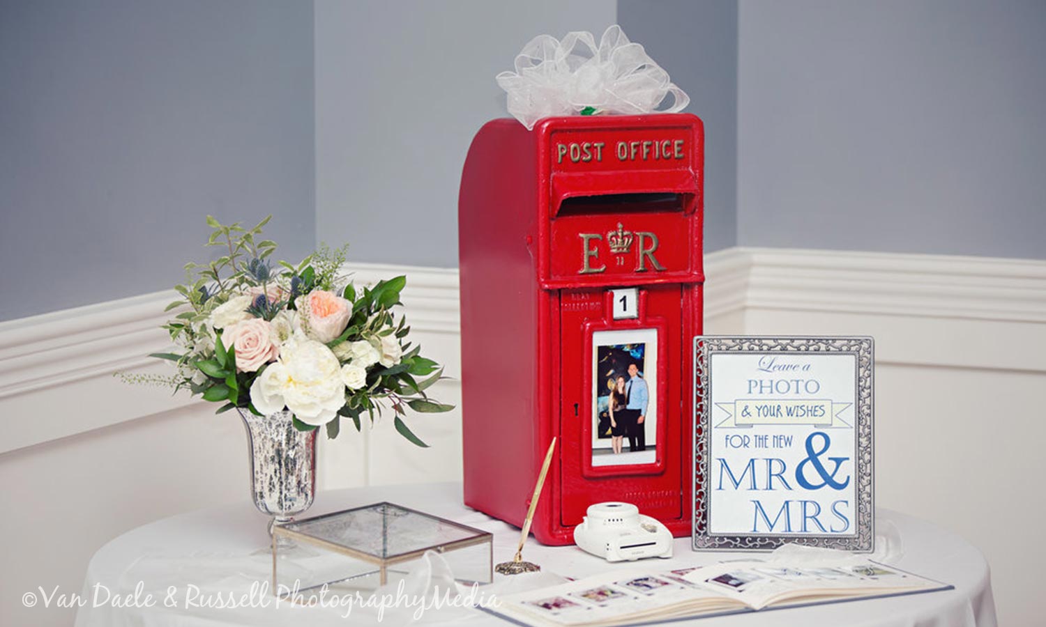 postbox card holder