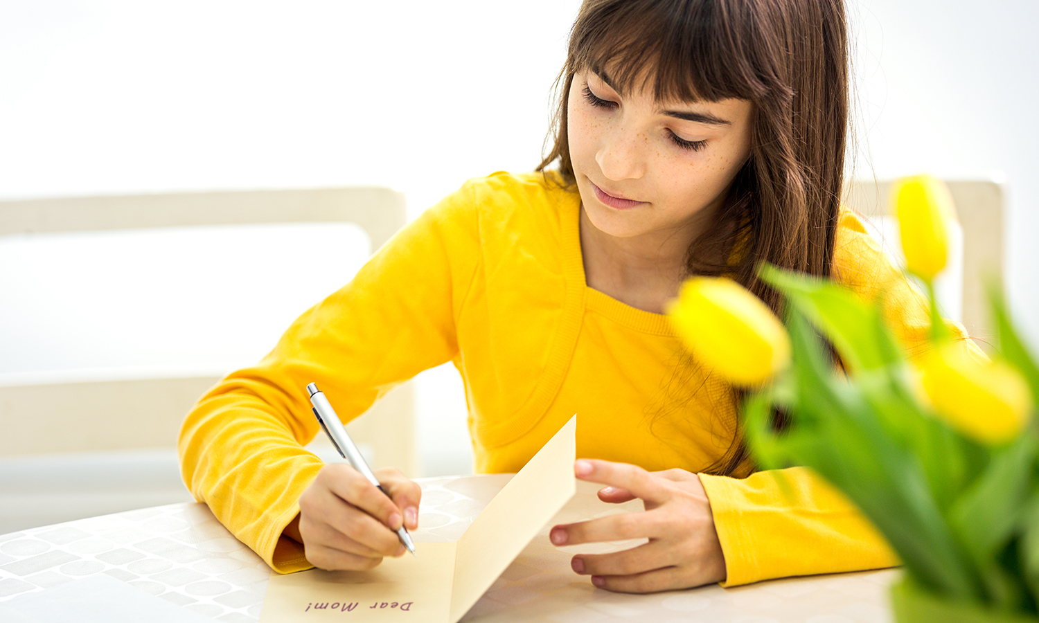girl writing letter